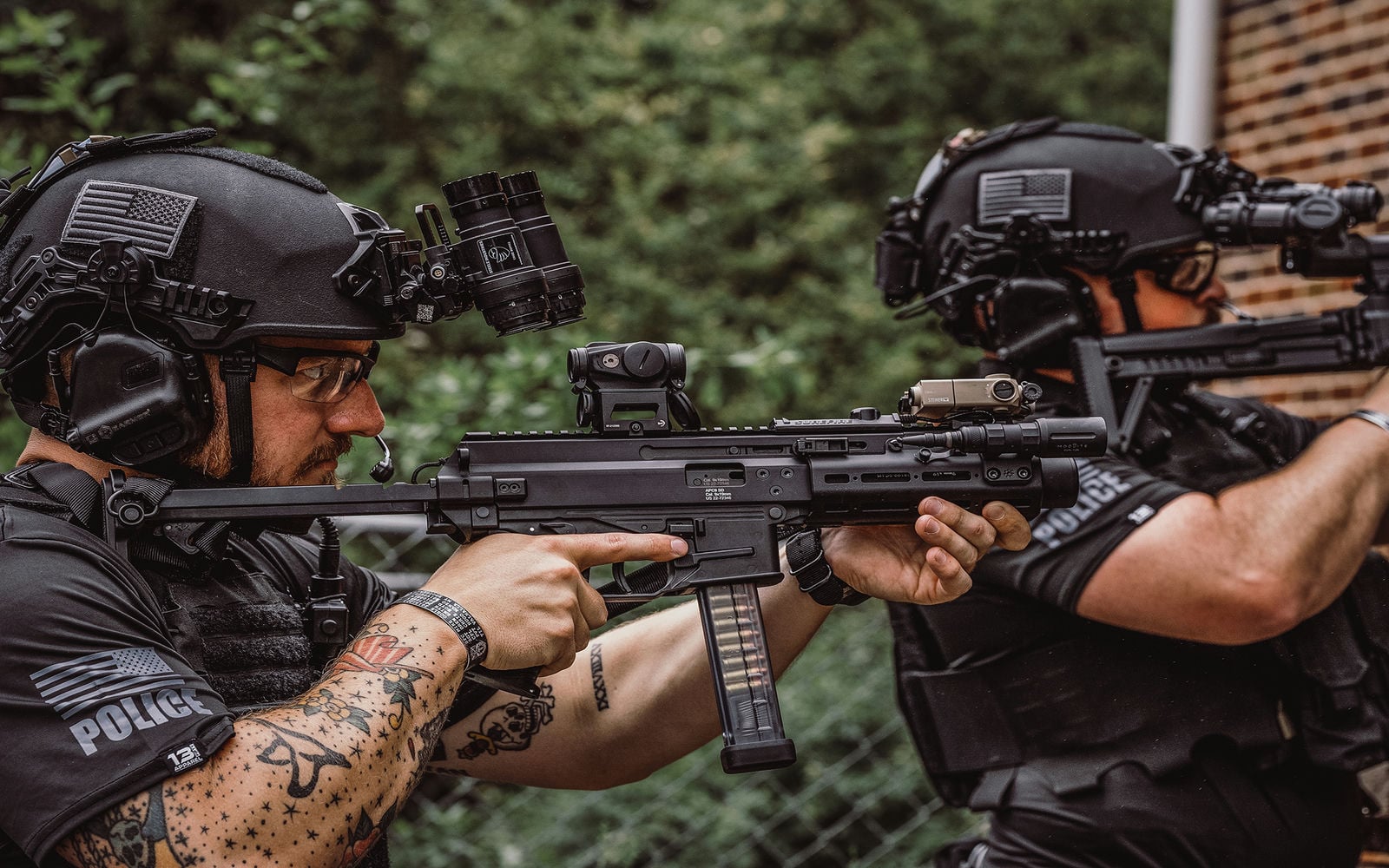 APC9 SD G Compact Tele B&T USA Tactical Military Aimpoint AR15 Glock Police SWAT SOF American Flag Tattoo Helmet NVG Night Vision Personal Defense CQB